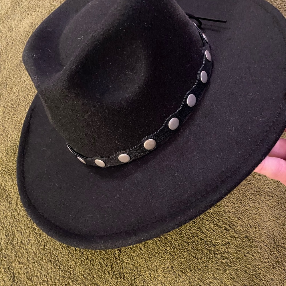 Forever 21 felt wide brim hat. Never worn, with tag.